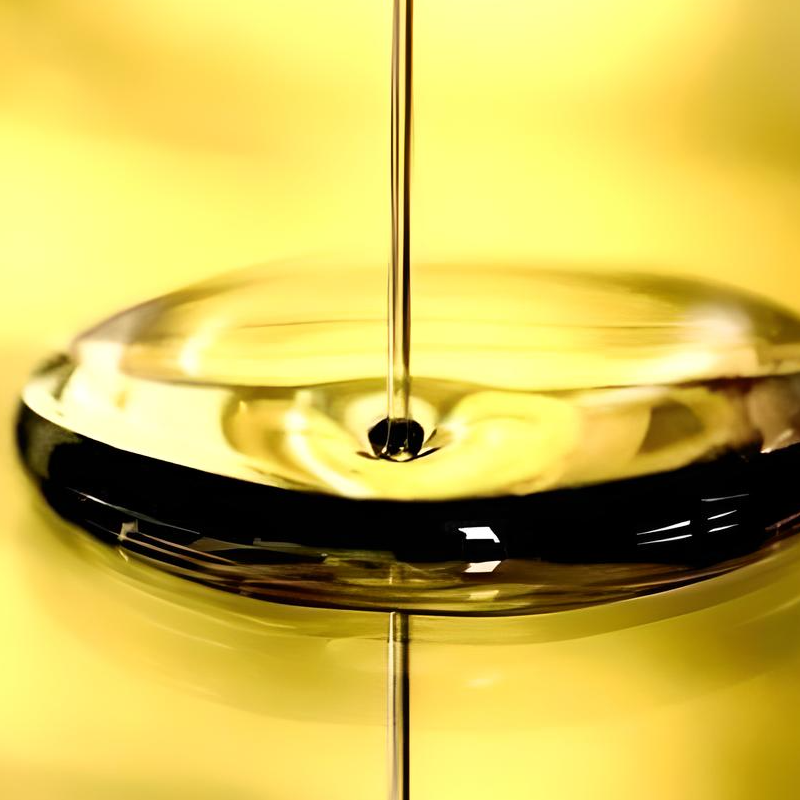 Vitamin E - A powerful antioxidant that protects the skin from damage caused by free radicals, and helps to soothe and heal the skin.